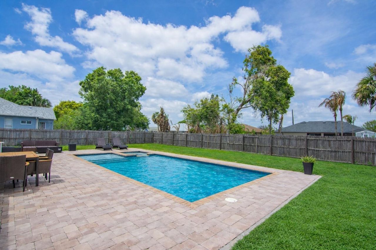 825 SW Koler Avenue, Port Saint Lucie, FL 34953 Photo