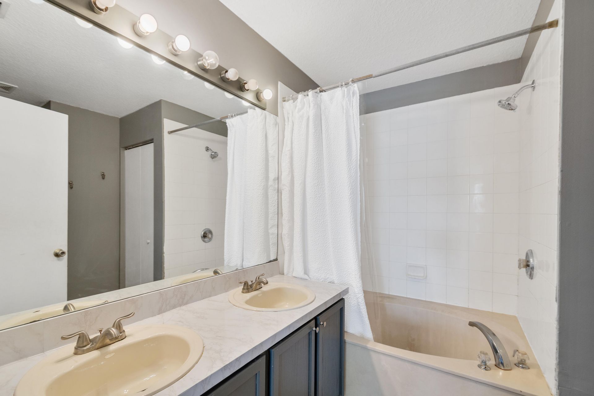 825 SW Koler Avenue, Port Saint Lucie, FL 34953 Photo