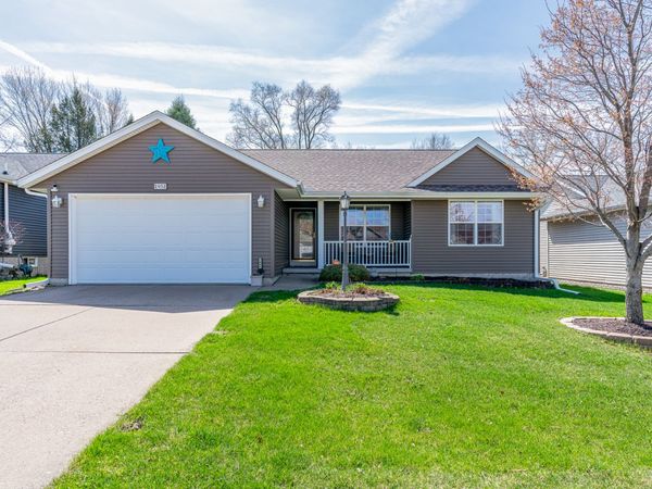 1951 W 59 Street, Davenport, IA 52806