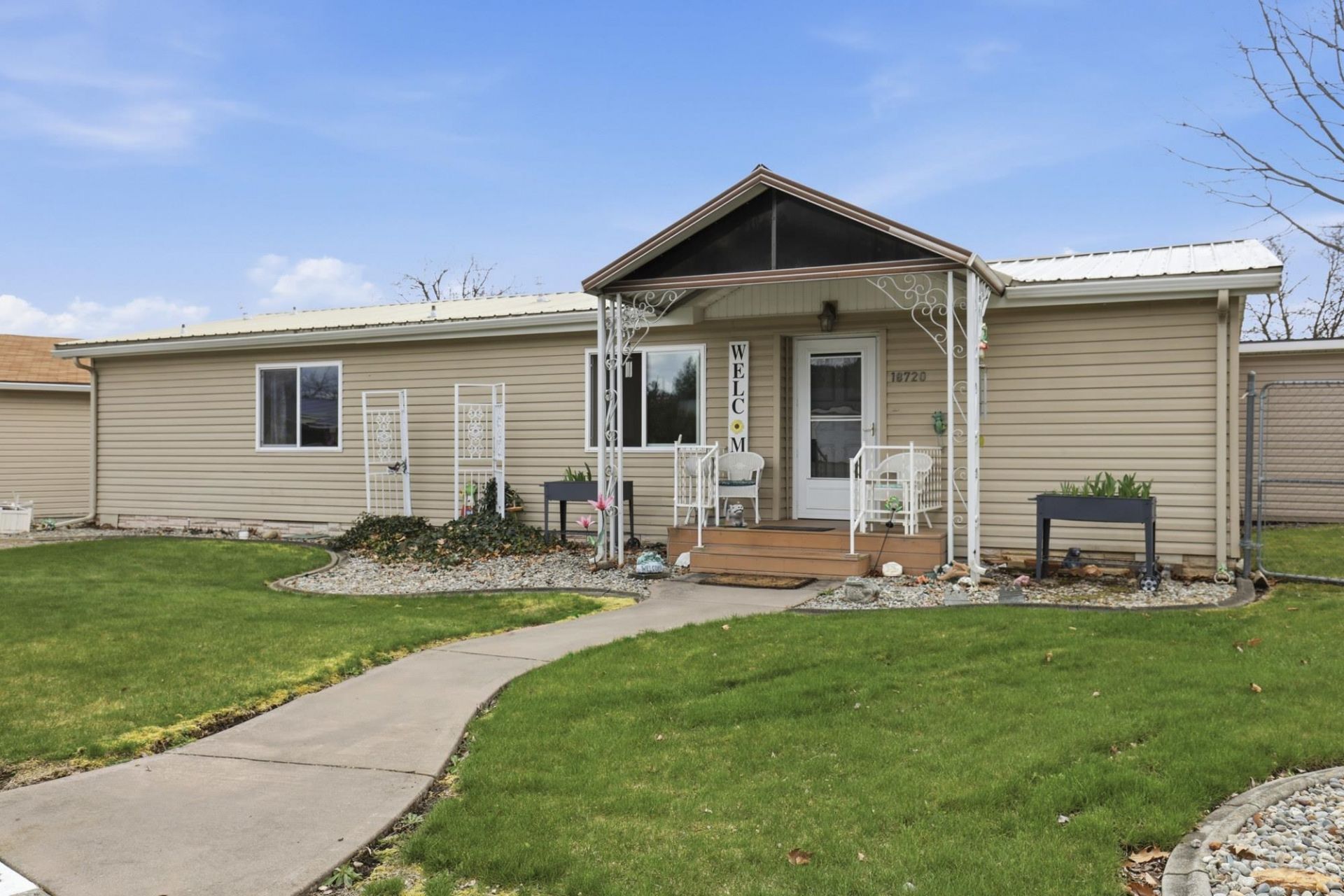 18720 E Fairview Ct, Spokane Valley, WA 99027 Main Photo