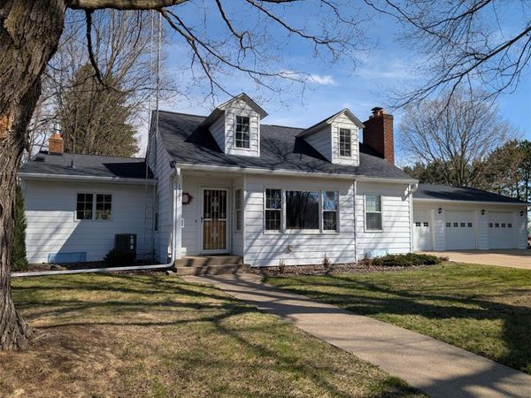 1521 6th Avenue, Menomonie, WI 54751