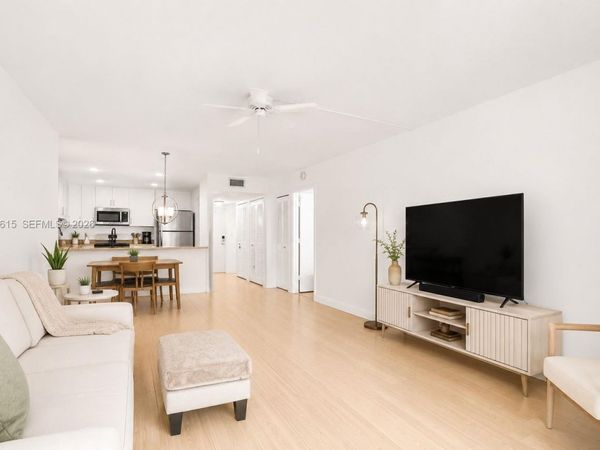 6870 Royal Palm Blvd, Unit 209M, Margate, FL 33063