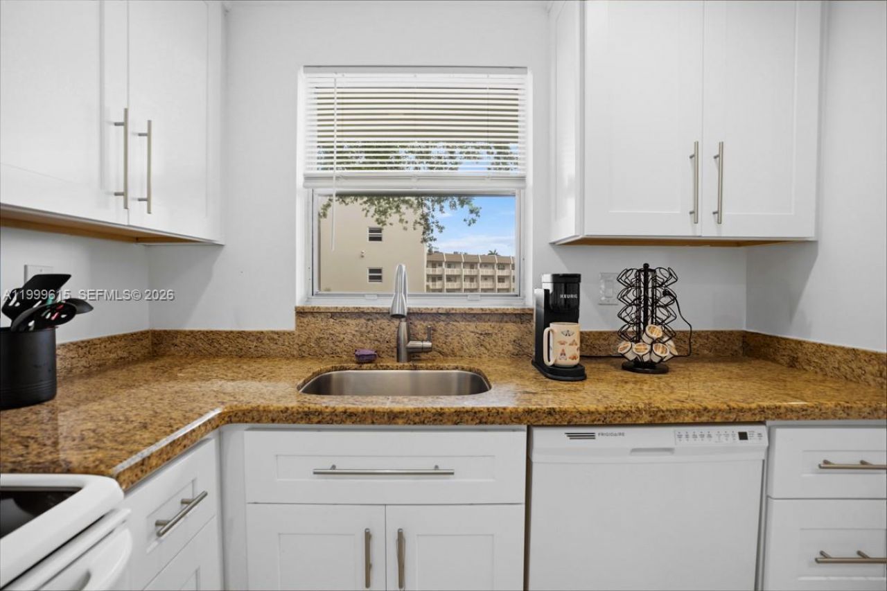 6870 Royal Palm Blvd, Unit 209M, Margate, FL 33063 Photo