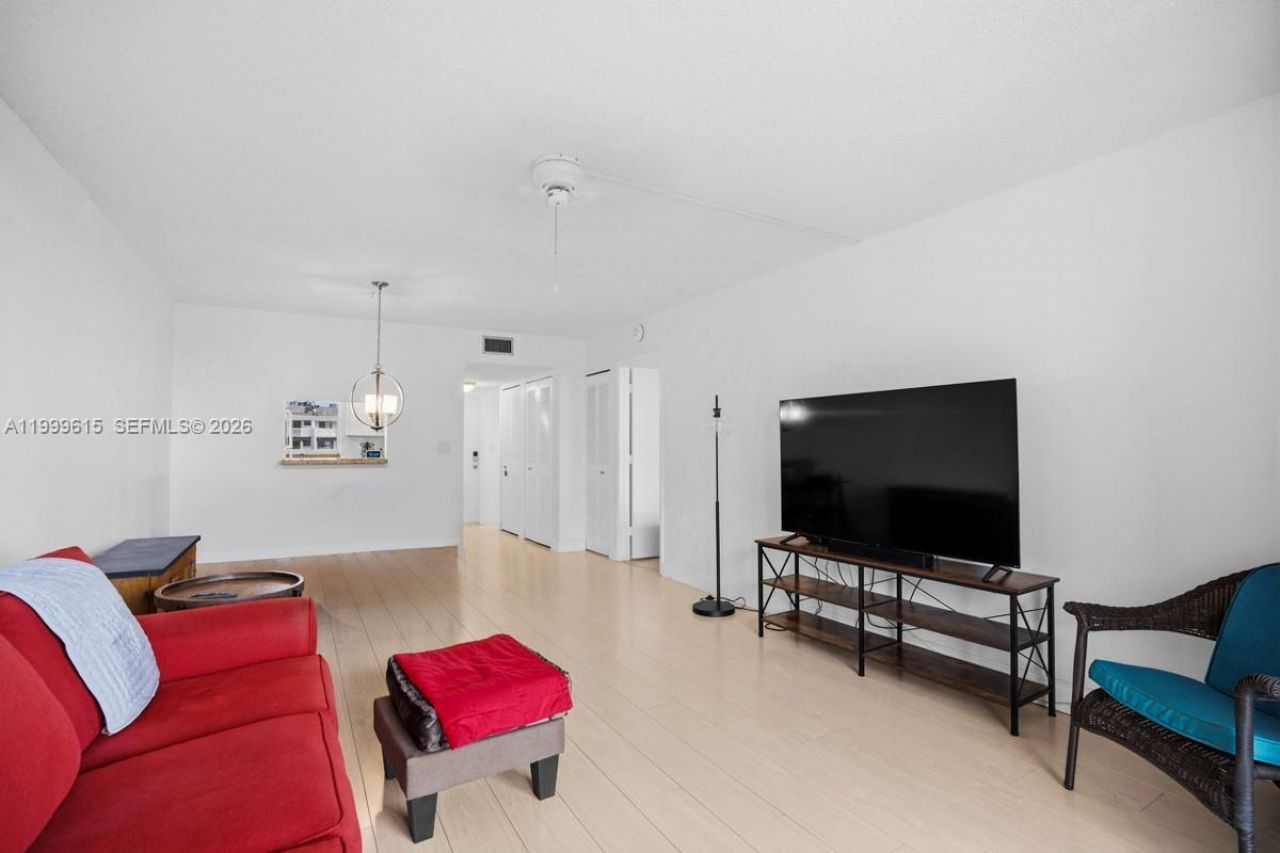 6870 Royal Palm Blvd, Unit 209M, Margate, FL 33063 Photo