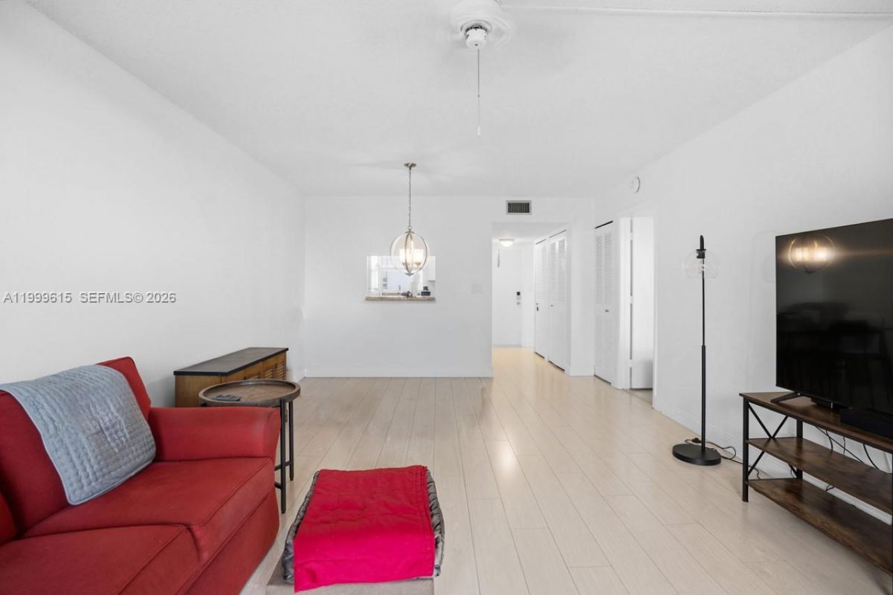 6870 Royal Palm Blvd, Unit 209M, Margate, FL 33063 Photo