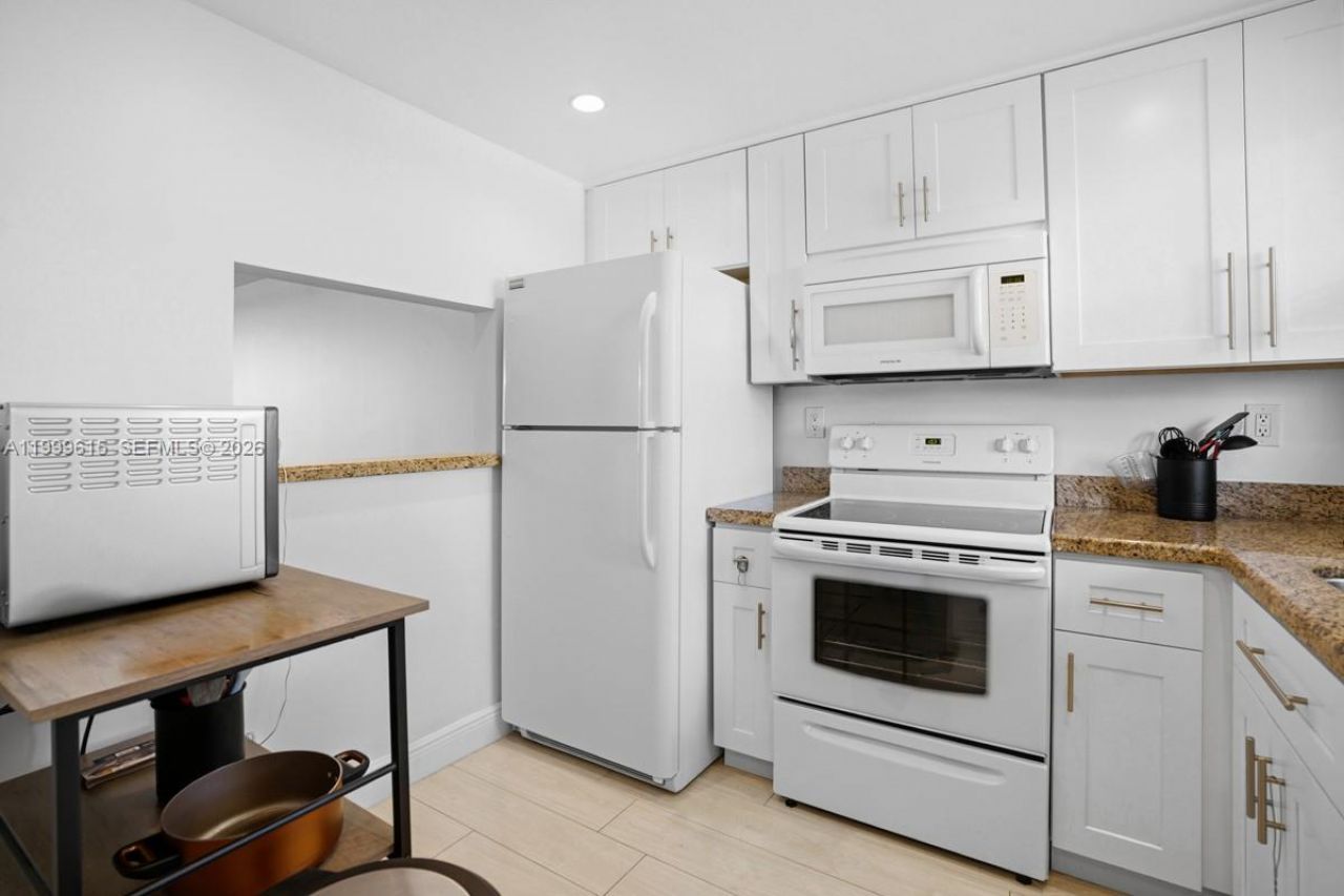 6870 Royal Palm Blvd, Unit 209M, Margate, FL 33063 Photo