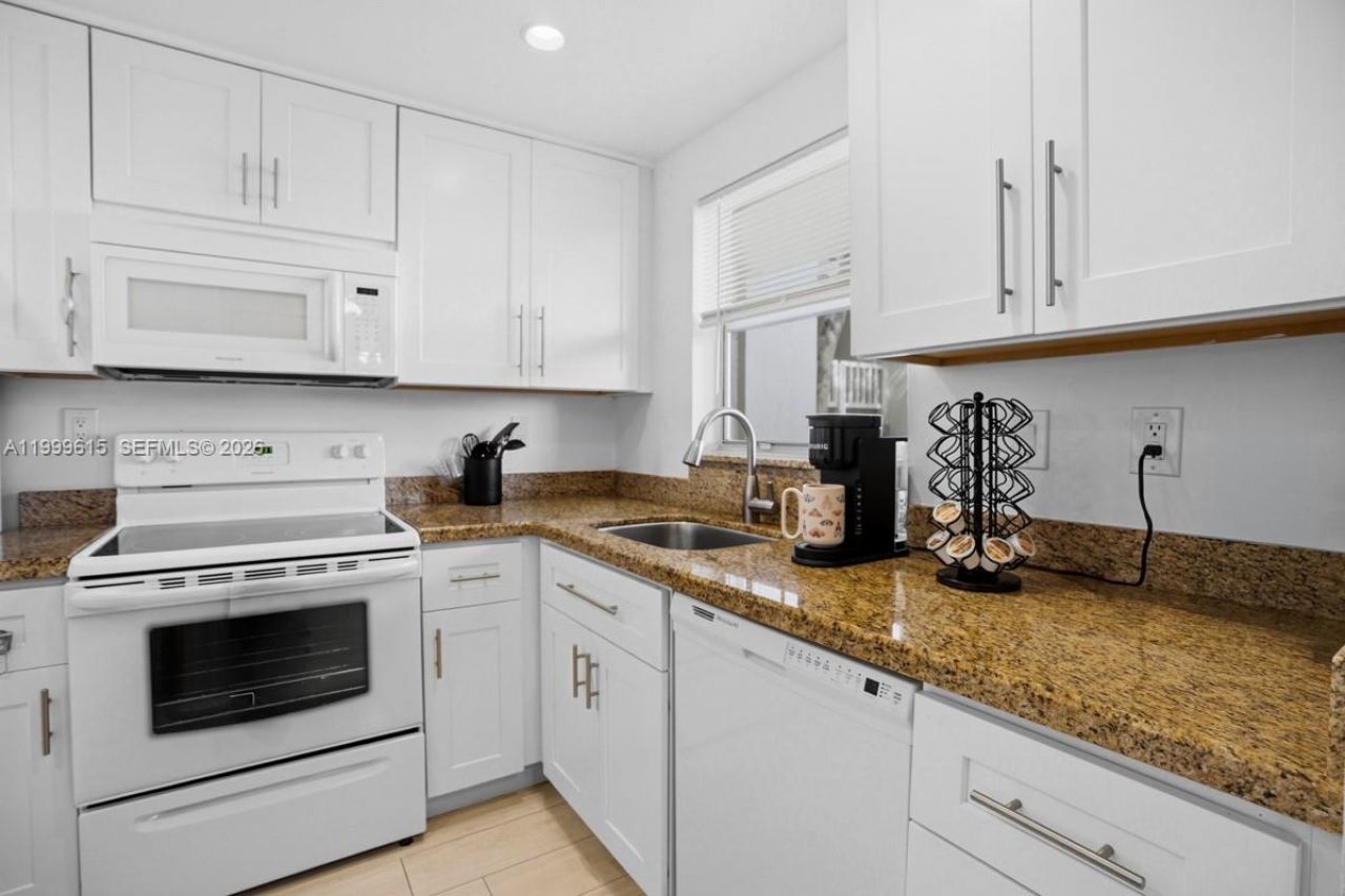 6870 Royal Palm Blvd, Unit 209M, Margate, FL 33063 Photo