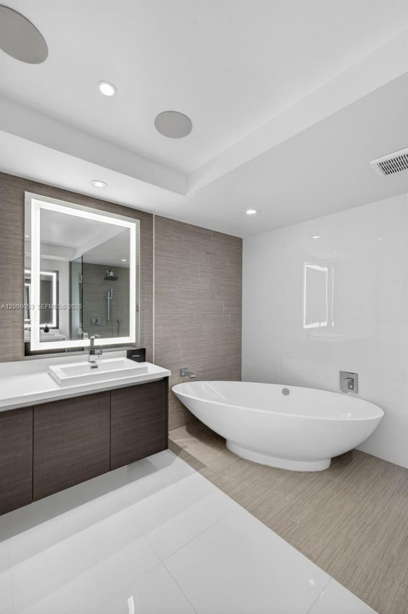 300 Sunny Isles Blvd, Unit 4-807, Sunny Isles Beach, FL 33160 Photo