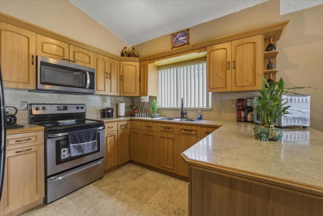 10959 SW 72nd Ter, Miami, FL 33173 Photo