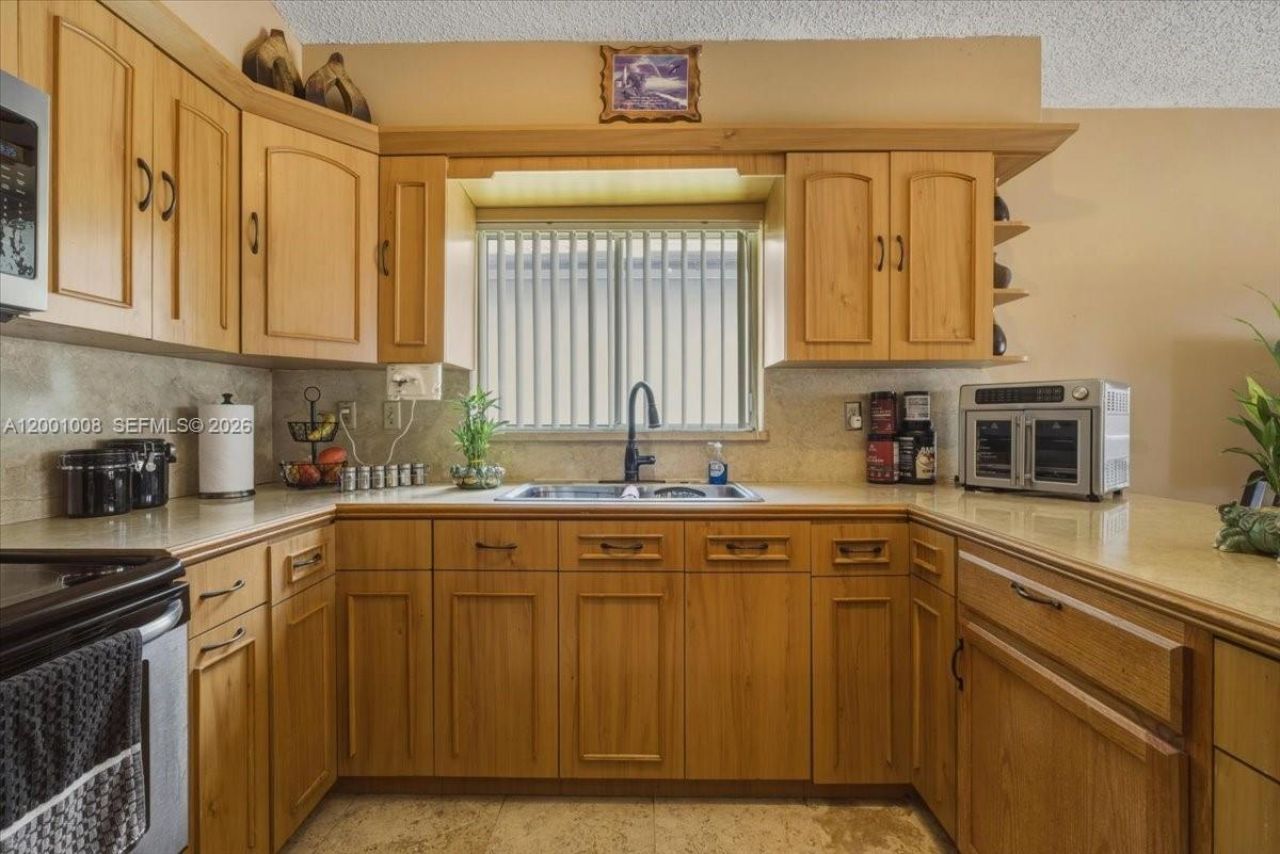 10959 SW 72nd Ter, Miami, FL 33173 Photo