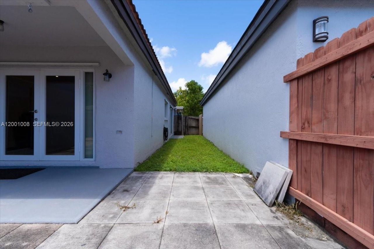 10959 SW 72nd Ter, Miami, FL 33173 Photo