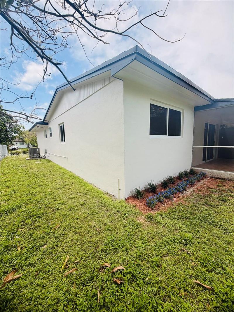 9051 SW 200th St, Cutler Bay, FL 33157 Photo