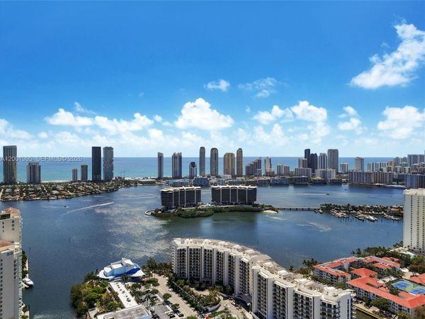 3131 NE 188th St, Unit 1-808, Aventura, FL 33180