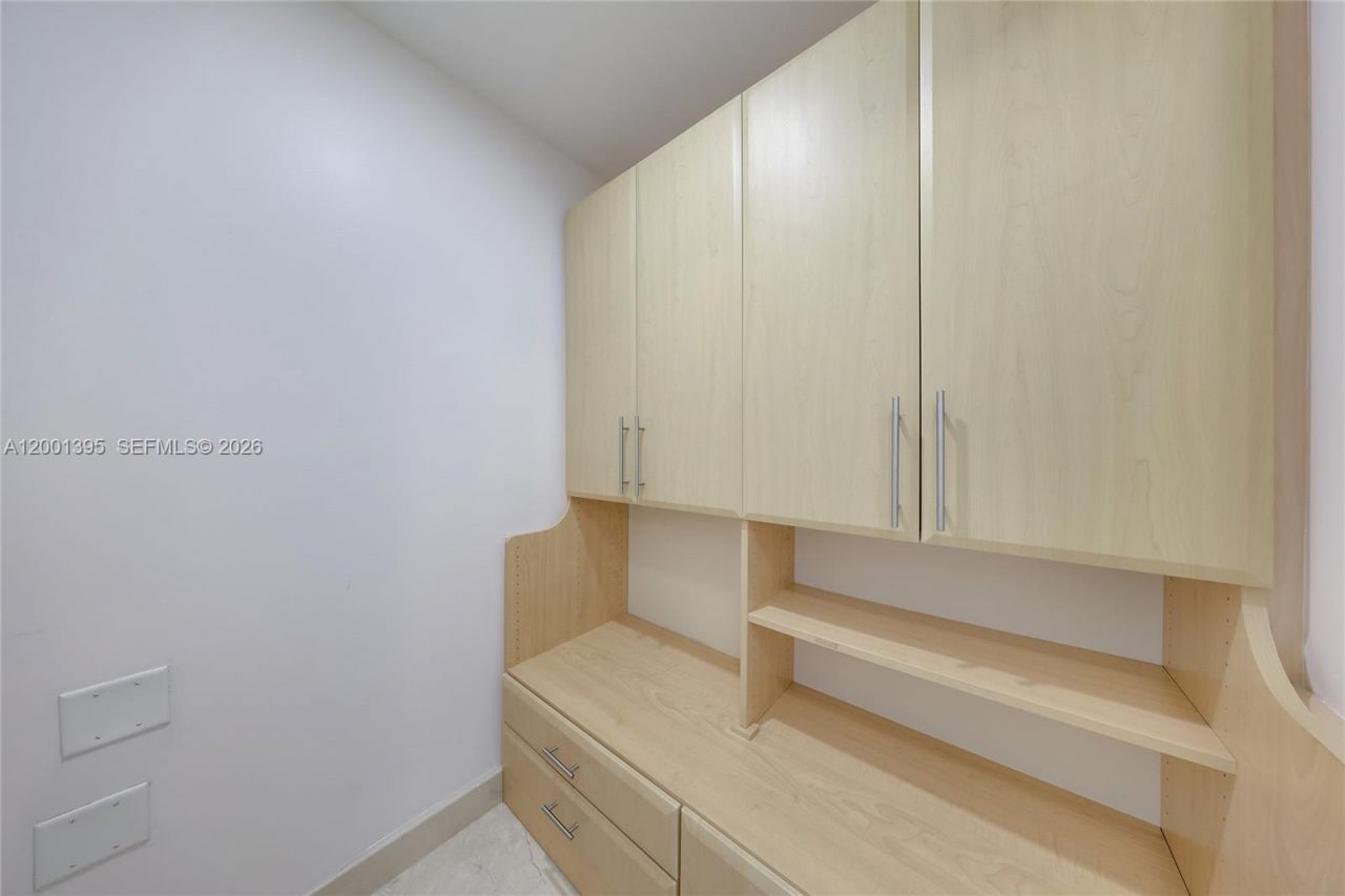 3131 NE 188th St, Unit 1-808, Aventura, FL 33180 Photo