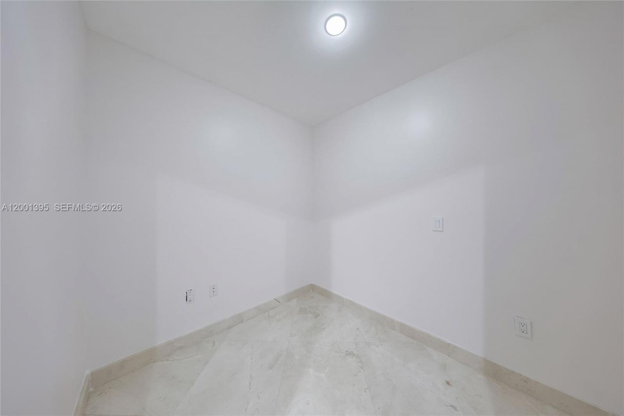 3131 NE 188th St, Unit 1-808, Aventura, FL 33180 Photo