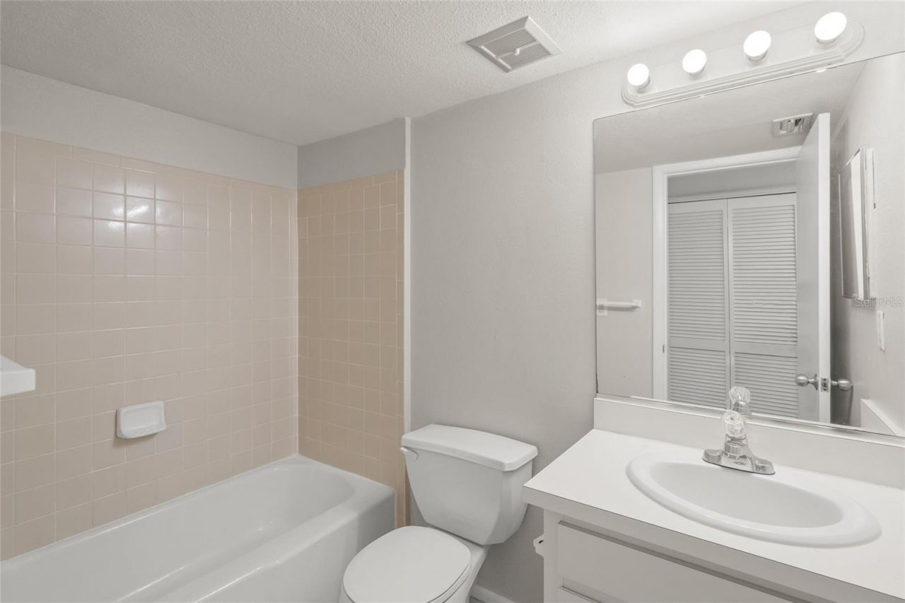 2121 Wood Street, Unit A103, Sarasota, FL 34237 Photo