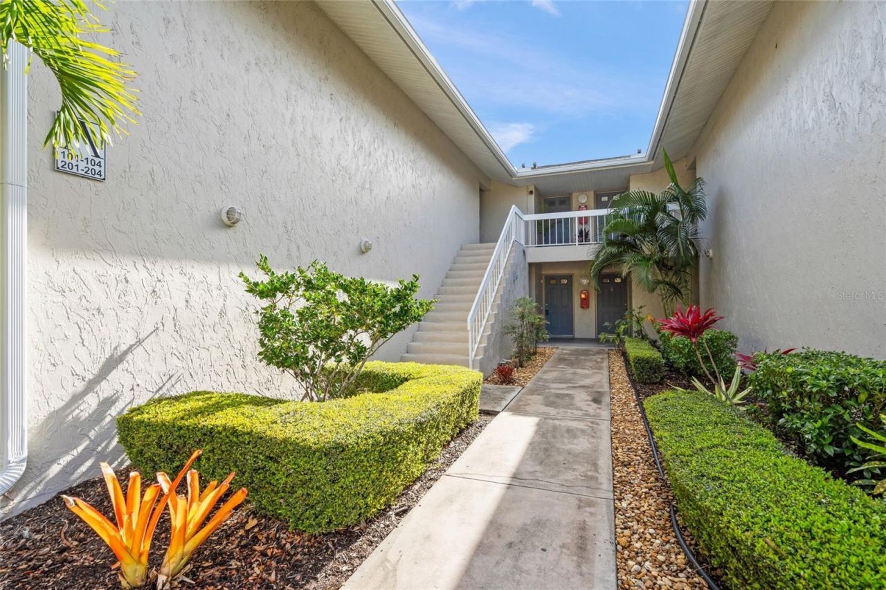 2121 Wood Street, Unit A103, Sarasota, FL 34237 Photo