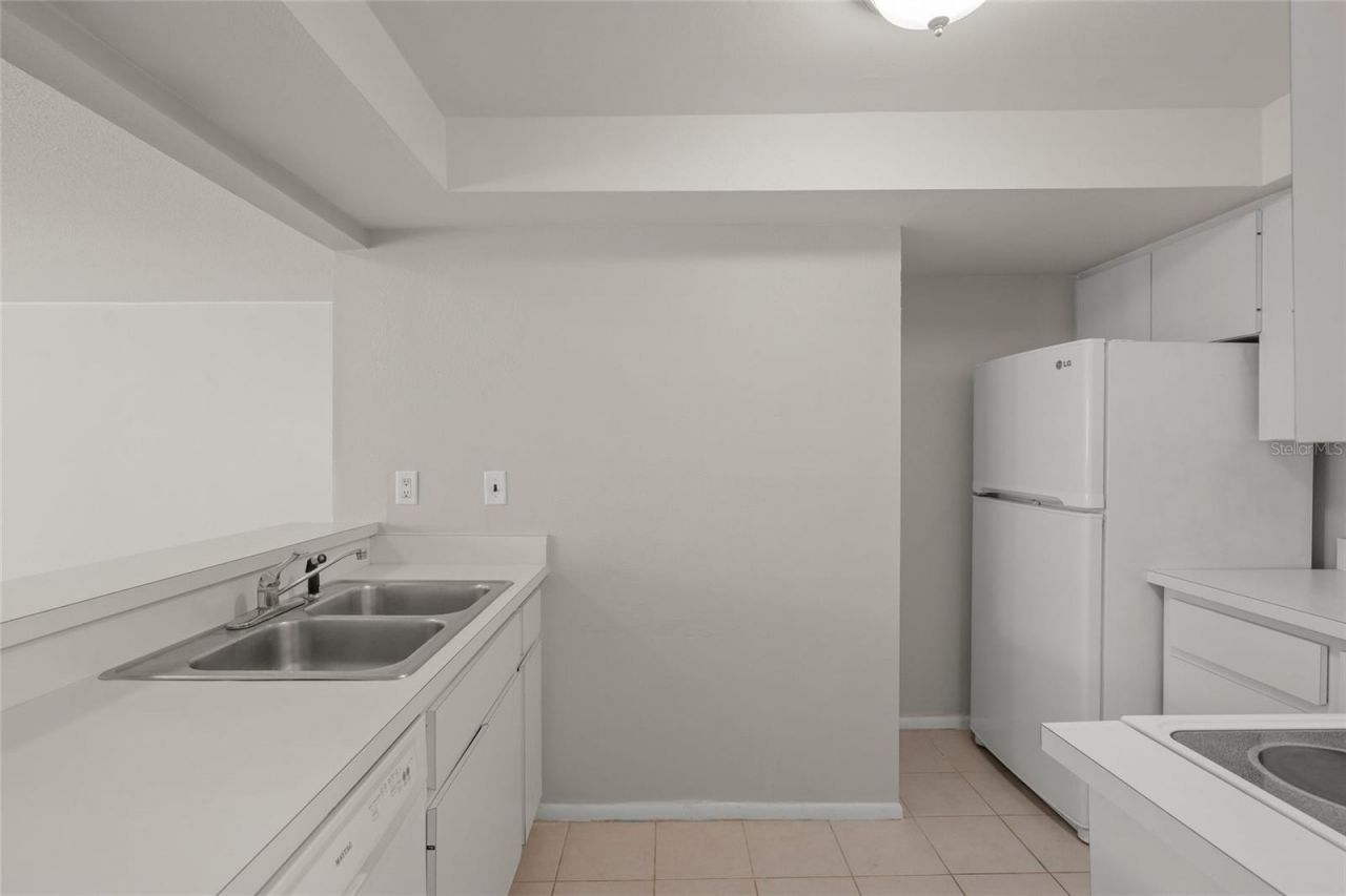 2121 Wood Street, Unit A103, Sarasota, FL 34237 Photo