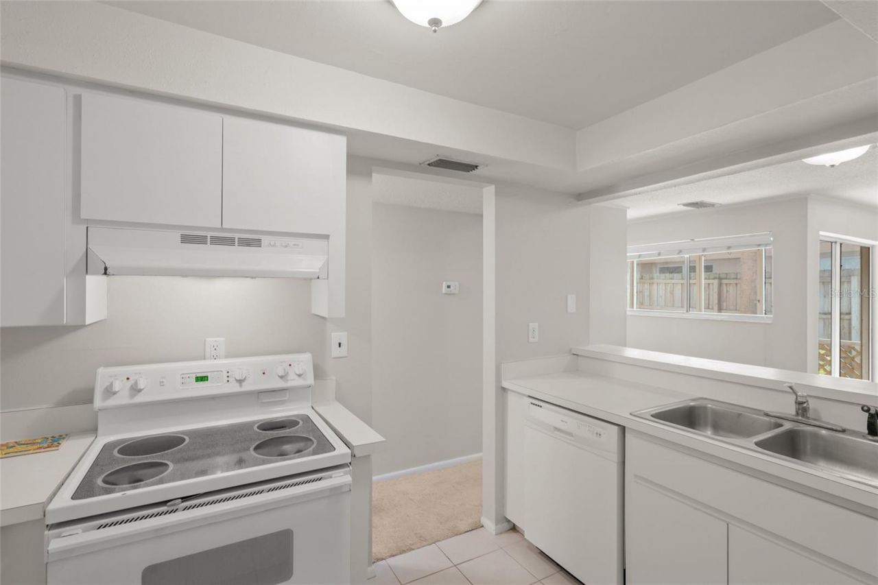 2121 Wood Street, Unit A103, Sarasota, FL 34237 Photo