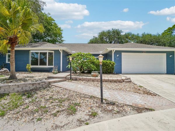 5609 EXECUTIVE DRIVE, NEW PORT RICHEY, FL 34652