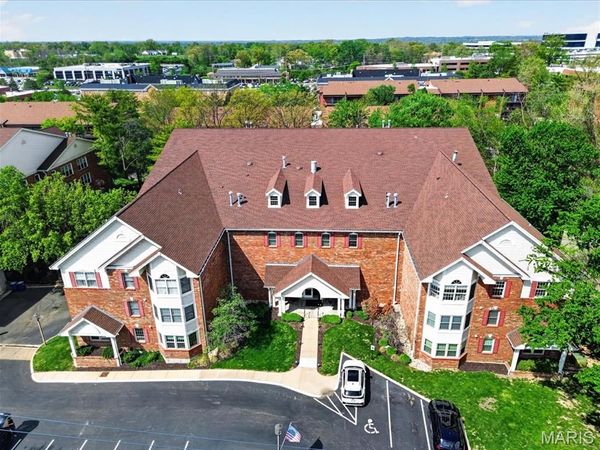 567 Sarah Lane , Unit 307, St Louis, MO 63141