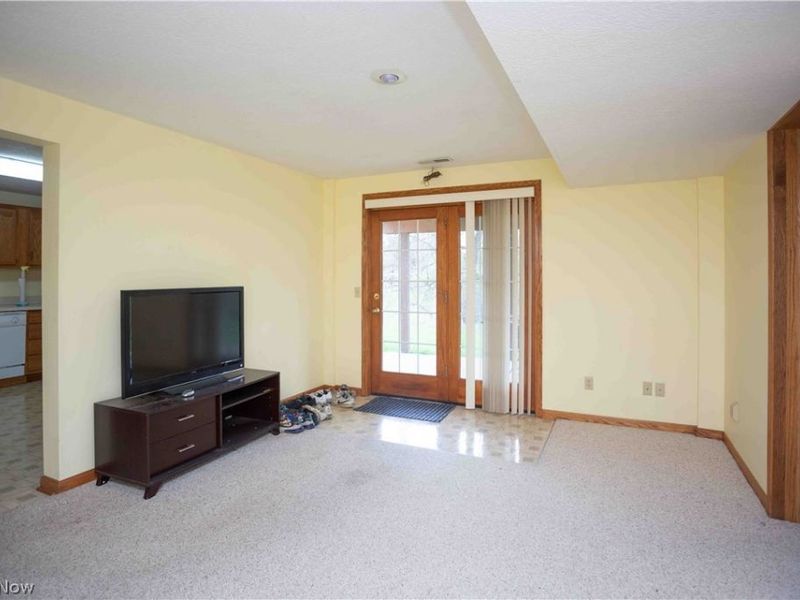 647 N Ridgecliff Street, Tallmadge, OH 44278 Photo 24