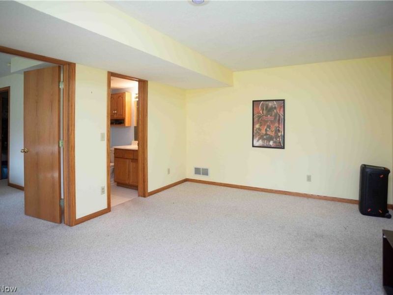 647 N Ridgecliff Street, Tallmadge, OH 44278 Photo 25