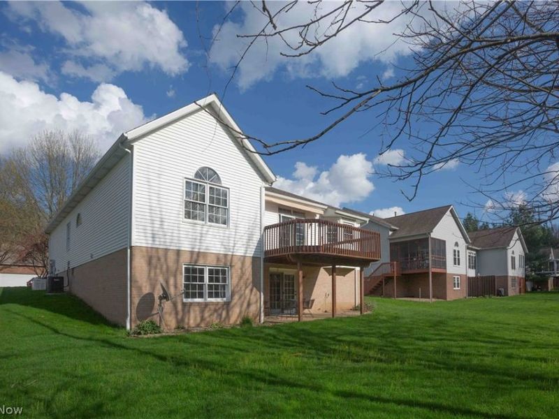 647 N Ridgecliff Street, Tallmadge, OH 44278 Photo 32