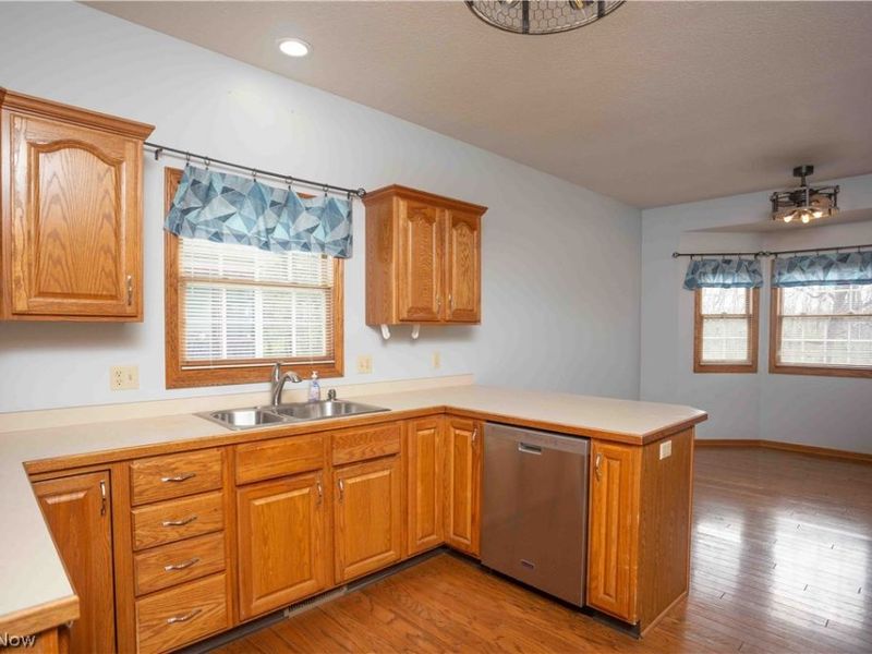 647 N Ridgecliff Street, Tallmadge, OH 44278 Photo 8