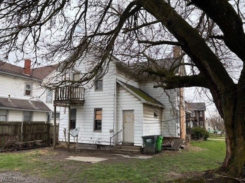 223 E Oxford Street, Alliance, OH 44601 Photo 3