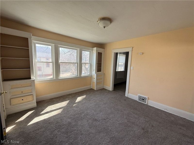 10922 Tacoma Avenue, Cleveland, OH 44108 Photo 6