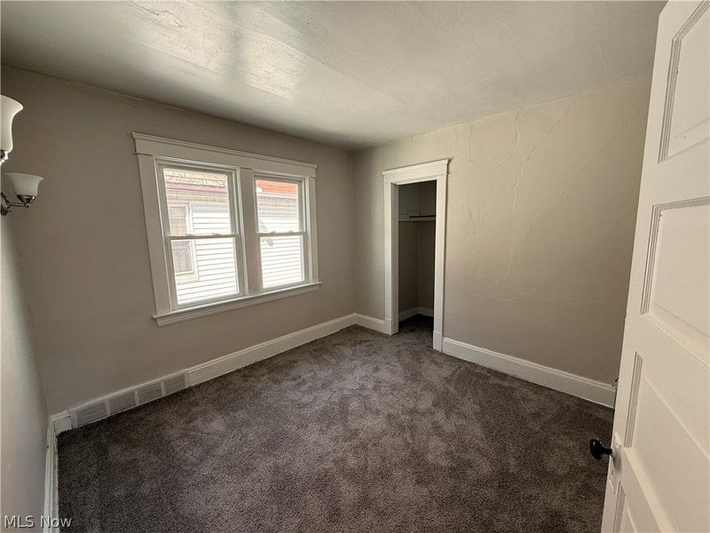 10922 Tacoma Avenue, Cleveland, OH 44108 Photo 8