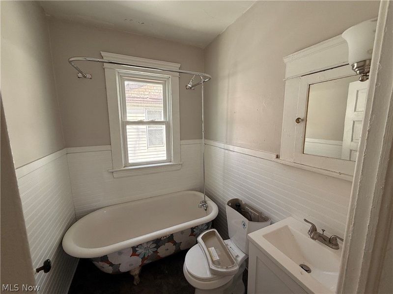 10922 Tacoma Avenue, Cleveland, OH 44108 Photo 9