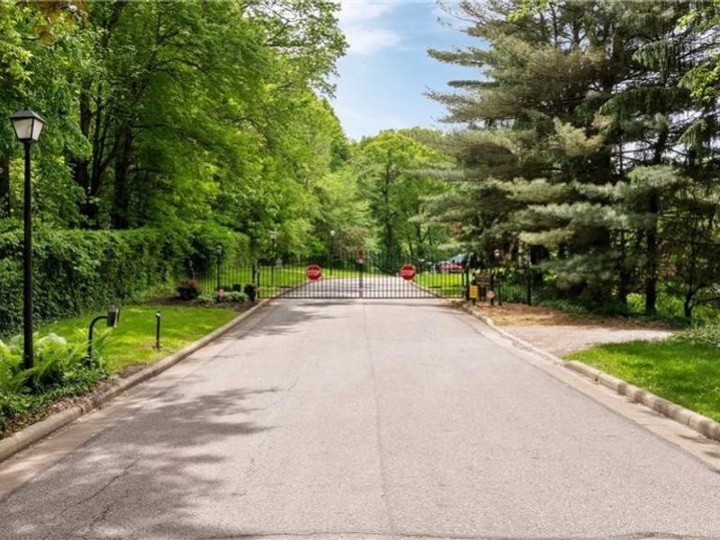 Bayview Terrace, Akron, OH 44319 Photo 3