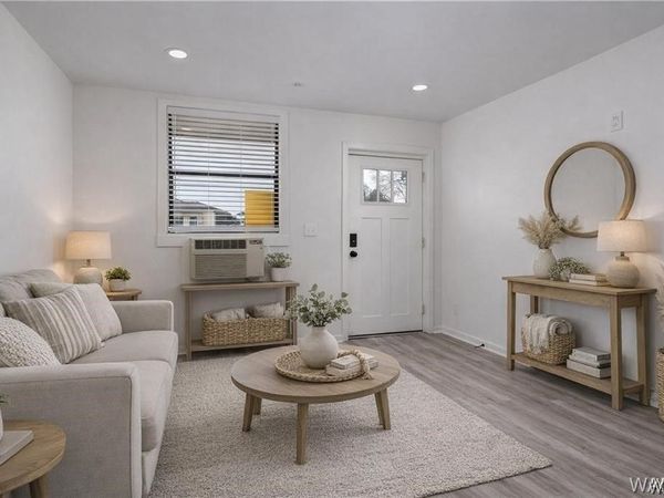 1212 12th Street, Unit 8, Tuscaloosa, AL 35401