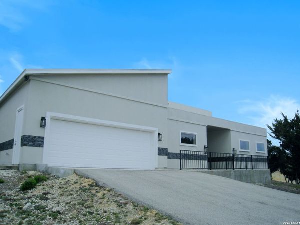 6751 Wrangler Cir, Bulverde, TX 78163