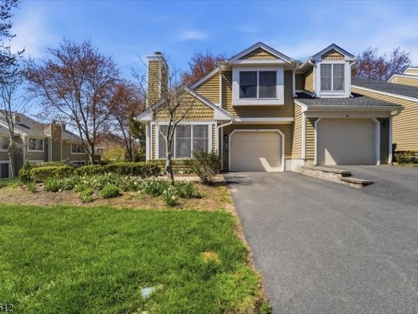 33 Eton Ct, Bedminster, NJ 07921