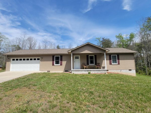 1039 Gray Eagle Drive, Crossville, TN 38572