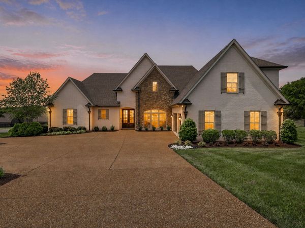 2308 Cages Bend Rd, Gallatin, TN 37066
