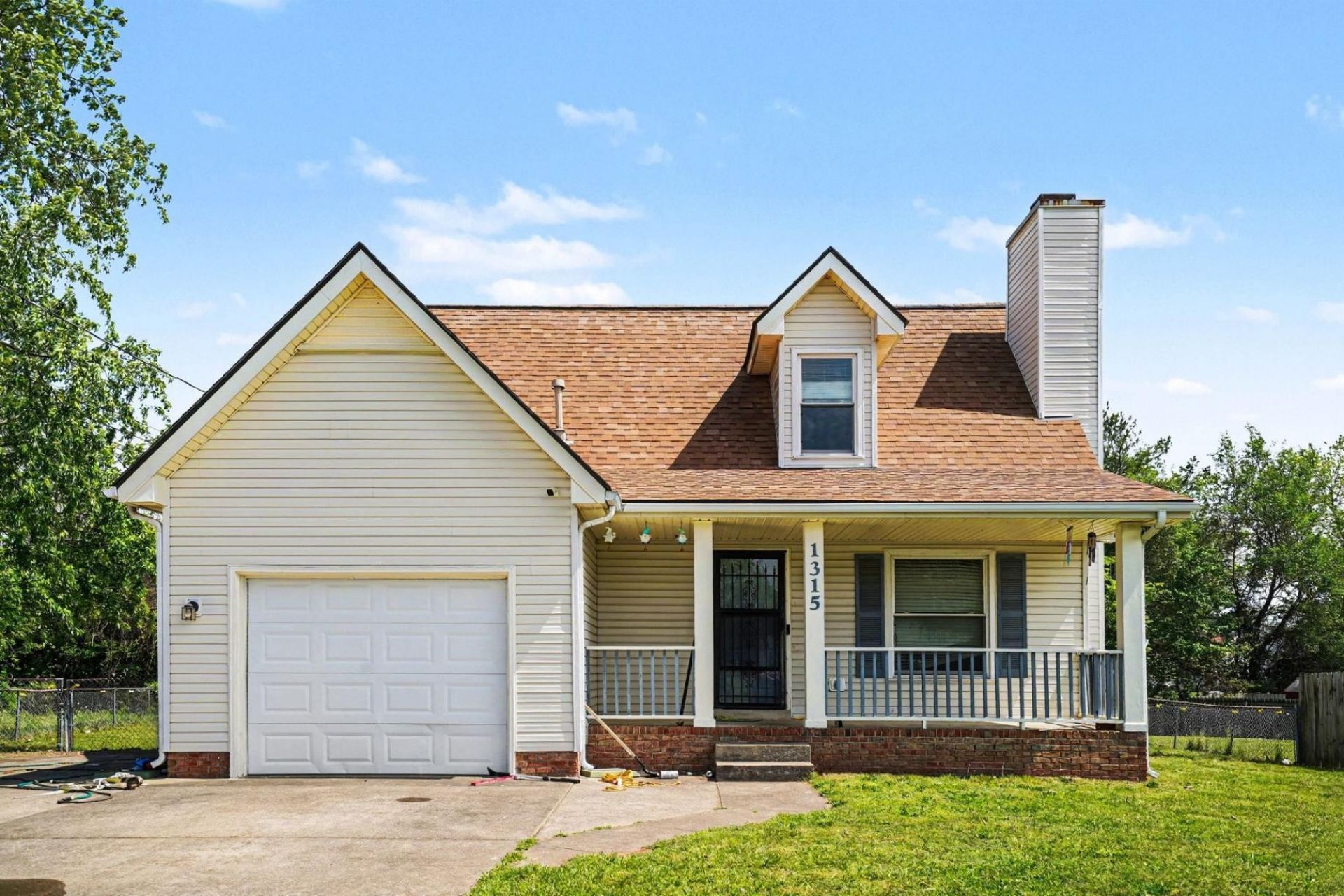 1315 Wennona Dr , Clarksville, TN 37042 Main Photo