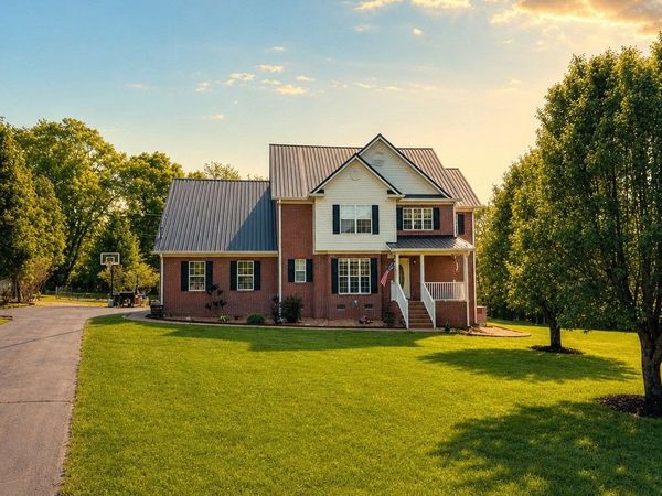 1109 Stonehenge Ct, Columbia, TN 38401
