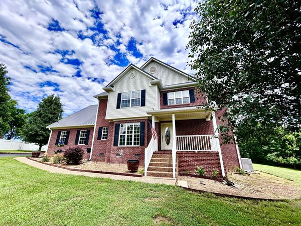 1109 Stonehenge Ct, Columbia, TN 38401