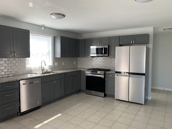170 Lawrence St., Unit 1, Fall River, MA 02721