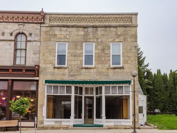 210 N Iowa Street, Dodgeville, WI 53533