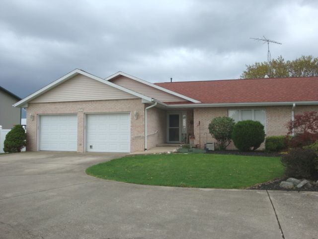 1248 E 500 North Road, Cissna Park, IL 60924 Main Photo