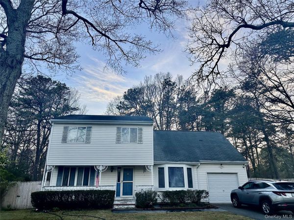 78 N Bicycle Path, Selden, NY 11784