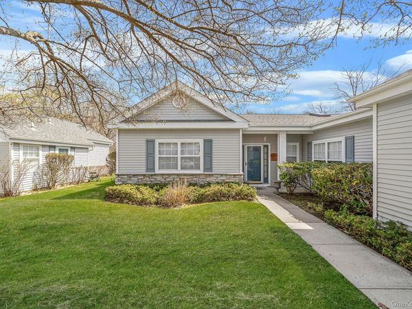 485 Woodscreek Court , Moriches, NY 11955