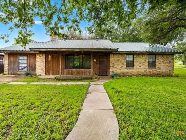 401 N 14th Street , Buckholts, TX 76518