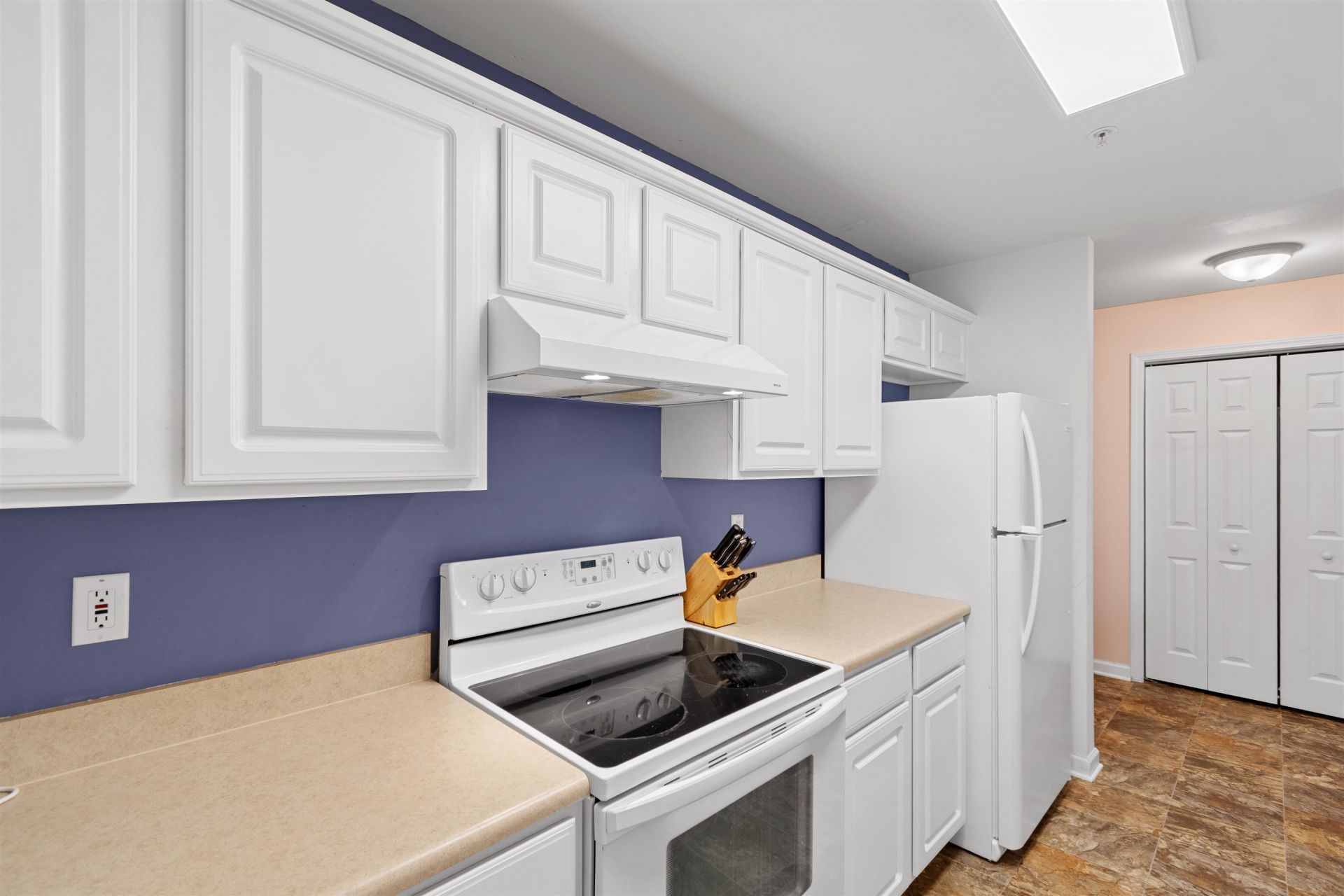 4846 Meadowsweet Dr. Photo 7