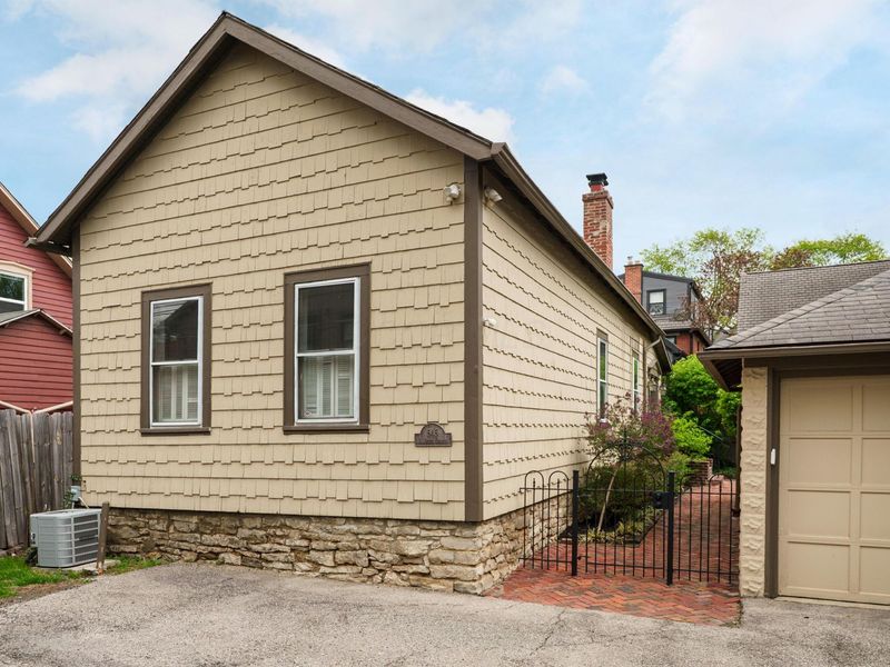 545 Cedar Alley , Columbus, OH 43206 Photo 2